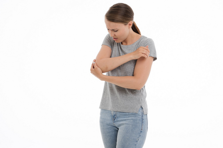 Bolesť kĺbov: Prečo k nej dochádza a ako ju riešiť