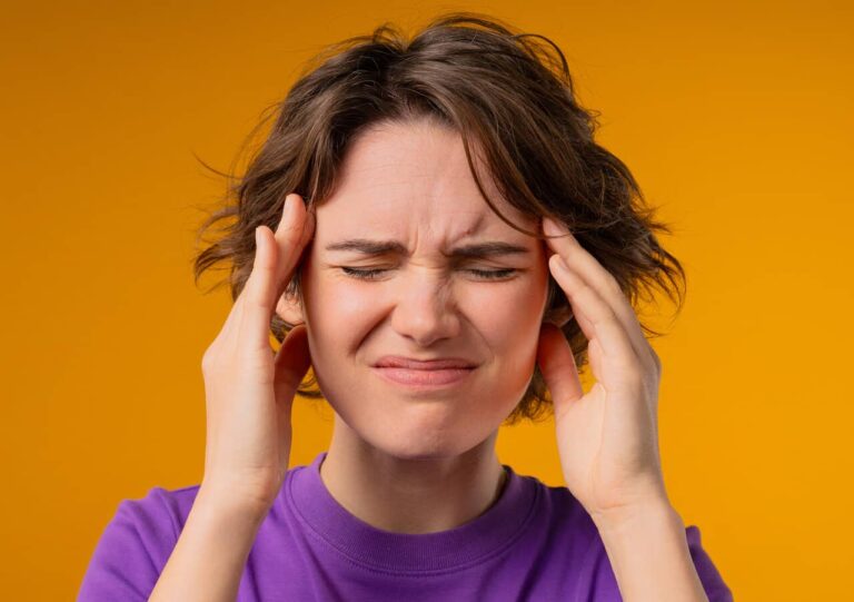 Migréna - Príznaky, príčiny
